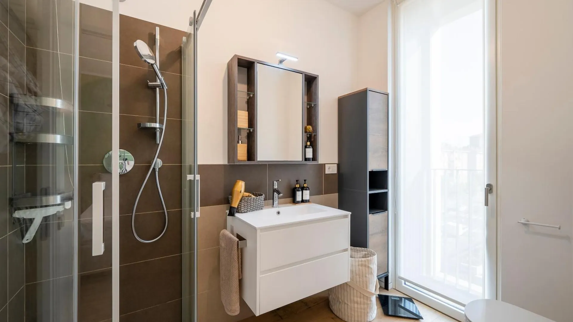 Super Suite Alma With Private Garage Autentica 0*, Milan Italy